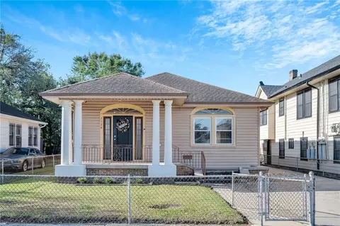 2528 Jonquil St, New Orleans, LA 70122
