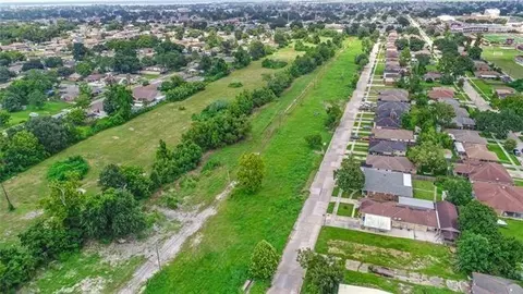 1003 E St Bernard Hwy, Chalmette, LA 70043