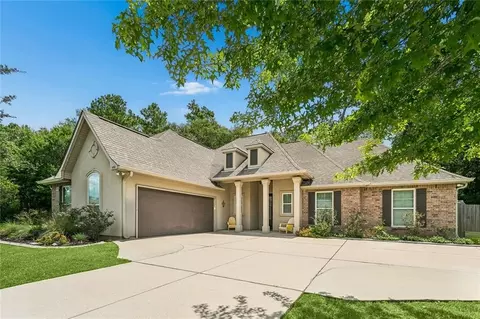 452 Silver Oak Dr, Madisonville, LA 70447