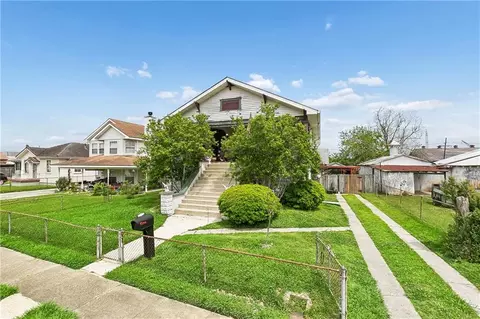 435 1st Ave, Harvey, LA 70058