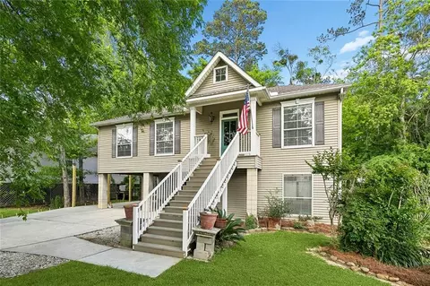 717 Woodridge Blvd, Mandeville, LA 70471