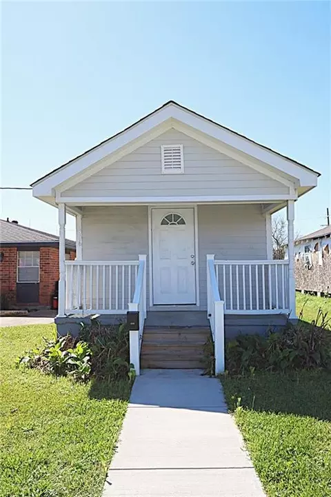 806 Estalote Ave, Harvey, LA 70058