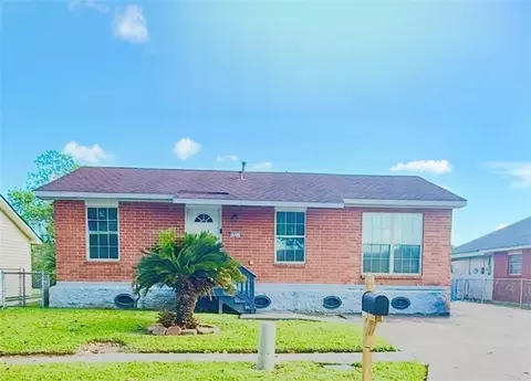 5817 Lacombe Ave, Marrero, LA 70072