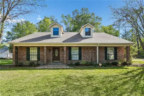 27200 Heltemes Ln, Lacombe, LA 70445