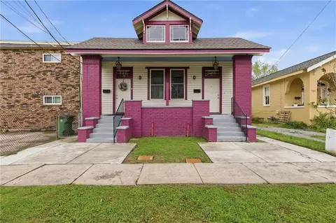 735-37 Hancock St, Gretna, LA 70053