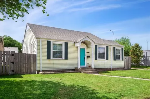 5720 Vicksburg St, New Orleans, LA 70124