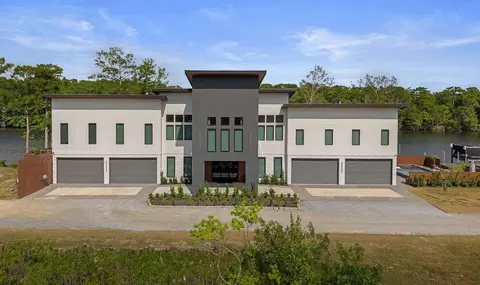 984 Marina Blvd, Mandeville, LA 70471