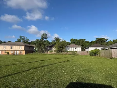 2613 Max Dr, Harvey, LA 70058