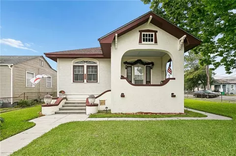 1005 Madison St, Gretna, LA 70053