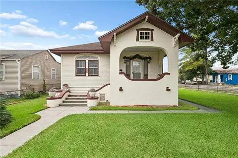 1005 Madison St, Gretna, LA 70053
