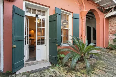 931 Chartres St #12, New Orleans, LA 70116