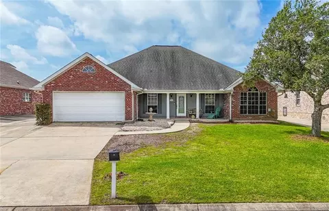426 Moonraker Dr, Slidell, LA 70458