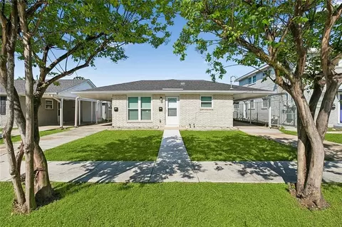 6076 Wilton Dr, New Orleans, LA 70122