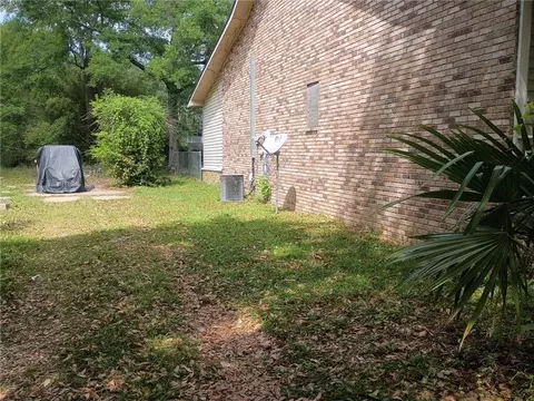 Exterior - 310 E Pearl Dr, Slidell, LA 70461 photo 2 of 5