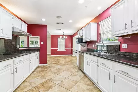 Kitchen - 27 Shenandoah St, Kenner, LA 70065 photo 2 of 2