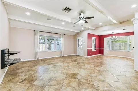 Living - 27 Shenandoah St, Kenner, LA 70065 photo 5 of 6