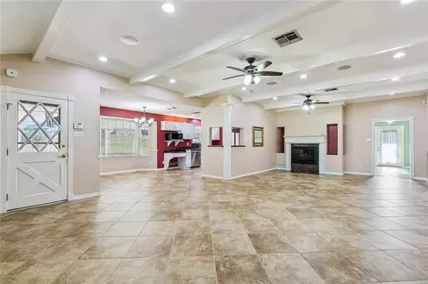 Living - 27 Shenandoah St, Kenner, LA 70065 photo 6 of 6