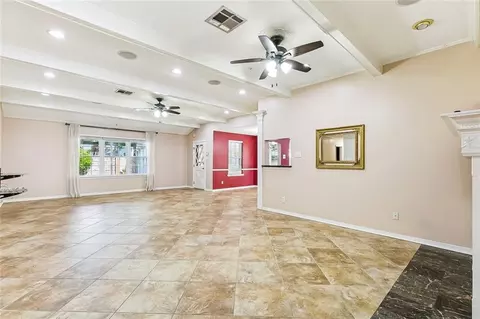 Living - 27 Shenandoah St, Kenner, LA 70065 photo 3 of 6