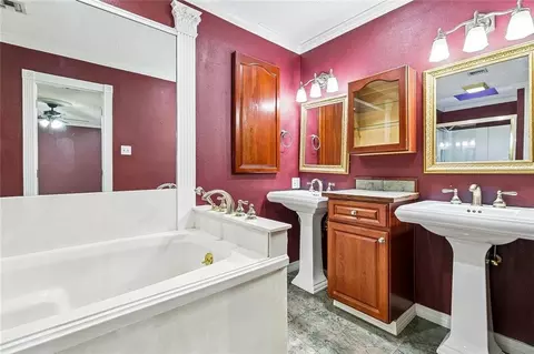 Bath - 27 Shenandoah St, Kenner, LA 70065 photo 1 of 3
