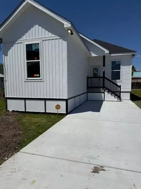 1046 Ave B, Westwego, LA 70094