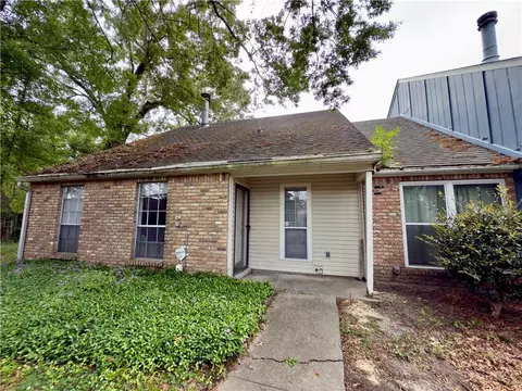 11090 Red Oak Dr, Baton Rouge, LA 70815