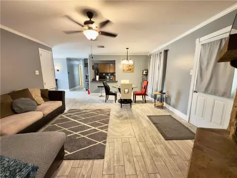 Living - 456 Hooper Dr, Kenner, LA 70065 photo 2 of 2