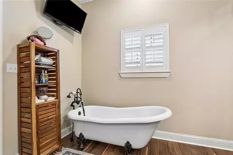 Bath - 20885 Swamp Rd, Springfield, LA 70462 photo 2 of 5
