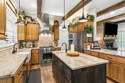 Kitchen - 20885 Swamp Rd, Springfield, LA 70462 photo 2 of 6