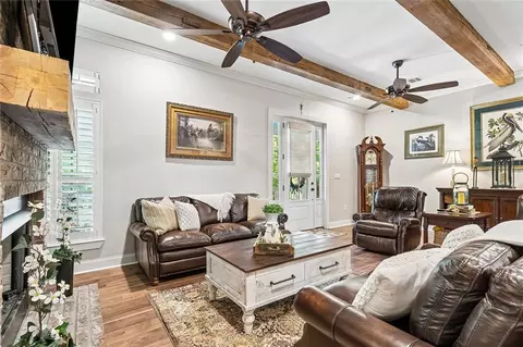 Living - 20885 Swamp Rd, Springfield, LA 70462 photo 2 of 6