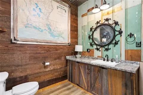 Bath - 20885 Swamp Rd, Springfield, LA 70462 photo 4 of 5