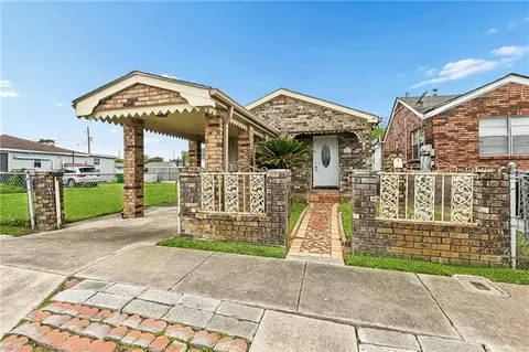 1615 Pratt St, Gretna, LA 70053