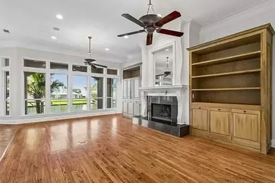 Living - 238 Spinnaker Dr, Slidell, LA 70458 photo 2 of 6