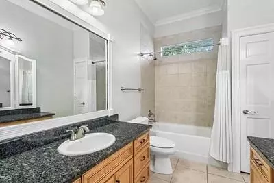 Bath - 238 Spinnaker Dr, Slidell, LA 70458 photo 4 of 6