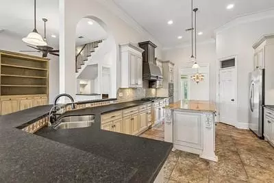 Kitchen - 238 Spinnaker Dr, Slidell, LA 70458 photo 2 of 2