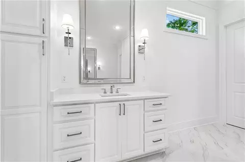 Bath - 4248 Cypress Point Dr, Covington, LA 70433 photo 2 of 6