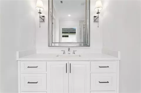 Bath - 4248 Cypress Point Dr, Covington, LA 70433 photo 5 of 6