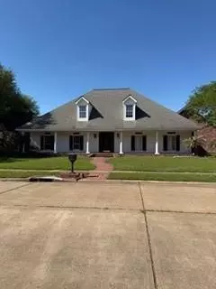 6328 Landmark Dr, Alexandria, LA 71301