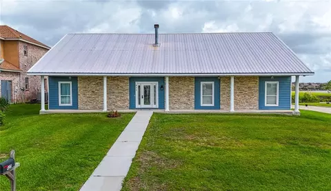 425 Moonraker Dr, Slidell, LA 70458