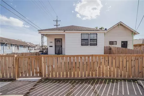 8300 Nelson St, New Orleans, LA 70118