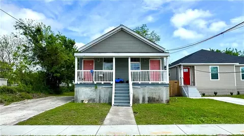4921 Eastview Dr, New Orleans, LA 70126
