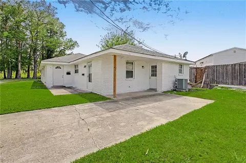 1900 Ree Rd, Chalmette, LA 70043