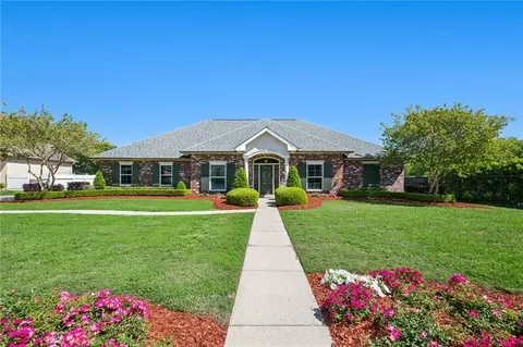 100 Primrose Dr, Belle Chasse, LA 70037