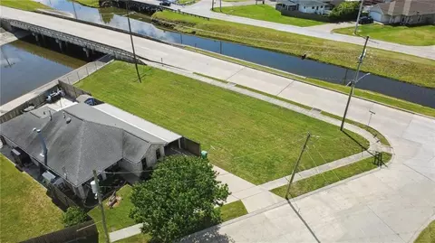 1000 N Lester Ave, Metairie, LA 70003