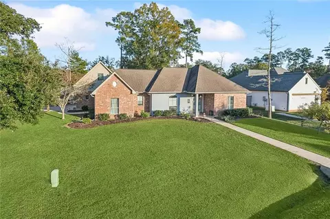 452 Belle Pointe Dr, Madisonville, LA 70447