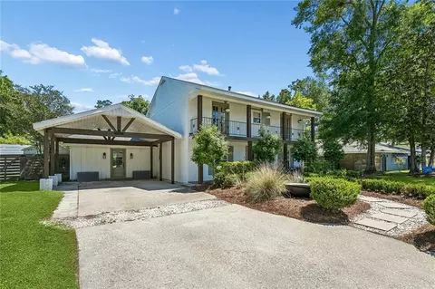 655 Barbara Pl, Mandeville, LA 70448 photo 3