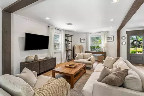 655 Barbara Pl, Mandeville, LA 70448 photo 5
