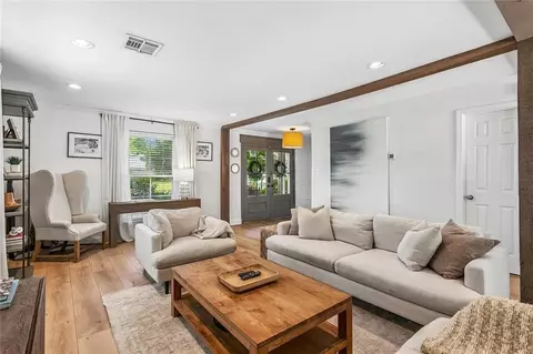 655 Barbara Pl, Mandeville, LA 70448 photo 4
