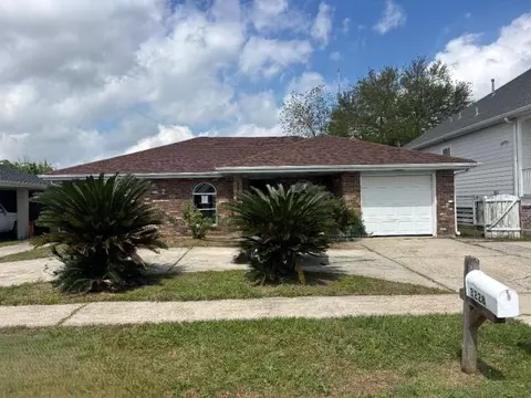 3228 Veronica Dr, Chalmette, LA 70043