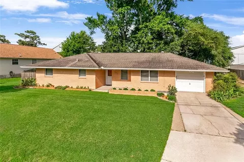 455 Clayton Dr, Norco, LA 70079