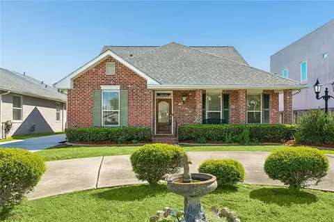 8108 Harris Ave, Harahan, LA 70123